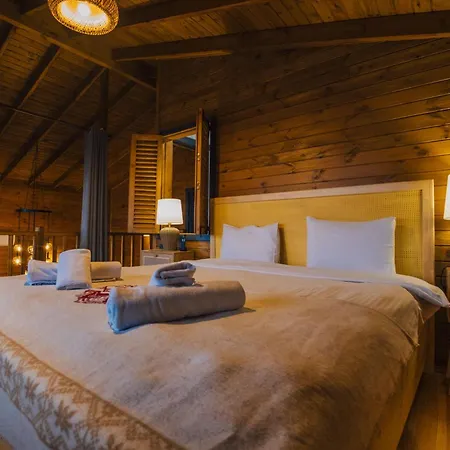 Woodlodge Country Hotel *